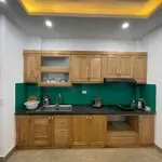 Cho thuê nhà nguyên căn phố đại từ, 35m2 x 6 tầng, 10 triệu ở gđ, vp, nhóm ít người, full đồ