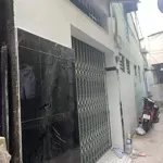 Nhà q3 sạch sẽ hẻm thông ra bờ kè 893 hoàng sa, cần chọn khách ở ít người lịch sự lâu dài