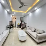 Chủ nhà bán căn 32 m2. 5 tầng 1 tum. 4 ngủ 4 vệ sinh 1194 láng