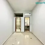 Nhà ở nội thất cơ bản có thang máy bãi giữ xe
