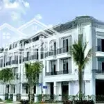 Nhà phố bao giá rẻ _ cách tp. hcm 2km _ đông dân cư, an ninh 24/24 _ sắp nhận sổ.