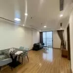 Cho thuê căn hộ 2pn, 2wc, tầng 20+ tòa vinhomes nguyễn chí thanh, đủ đồ - lh 0987391311